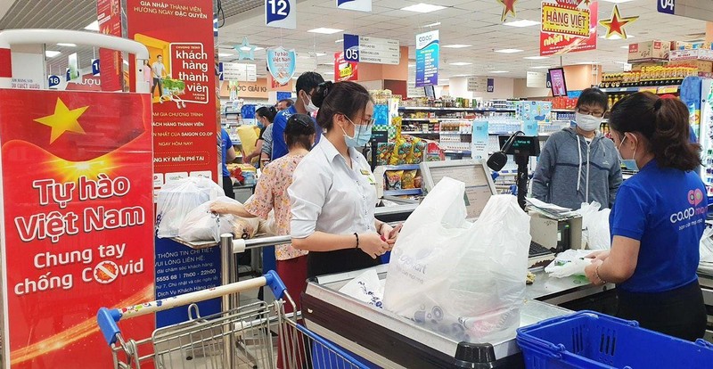 Sau 33 năm hoạt động (1989-2022), từ một HTX có số vốn ít ỏi, đến nay Saigon Co.op phát triển trở thành nhà bán lẻ hàng tiêu dùng hàng đầu Việt Nam, với gần 1.000 điểm phân phối, doanh thu trung bình hơn 33 nghìn tỷ đồng/năm.