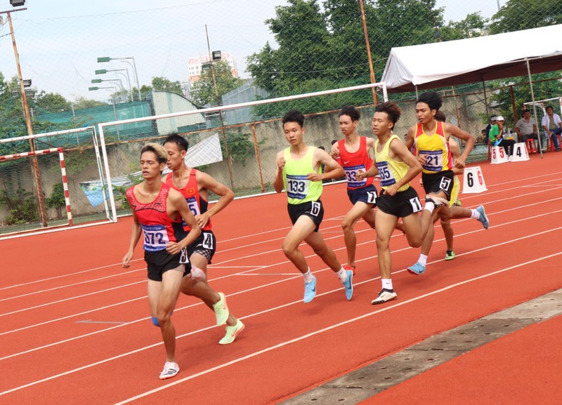 Có tới sáu chân chạy 800m nam sở hữu thành tích vượt trội hơn thông số của tấm huy chương vàng SEA Games 31. Ảnh: Nguyễn Anh