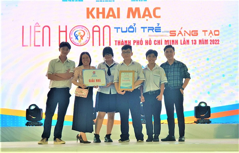 Ứng dụng Danh pháp hóa học đạt giải nhì Liên hoan câu lạc bộ, đội, nhóm học thuật, sáng tạo, nghiên cứu khoa học trong khuôn khổ Liên hoan Tuổi trẻ Sáng tạo tại Thành phố Hồ Chí Minh lần thứ 13 năm 2022. 