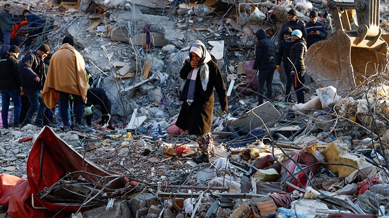 Đống đổ nát sau vụ động đất ở Thổ Nhĩ Kỳ.