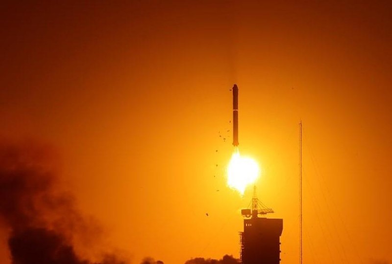 Vệ tinh thám hiểm Mặt trời ASO-S được phóng từ Trung tâm Phóng vệ tinh Tửu Tuyền, miền tây bắc Trung Quốc. (Ảnh: Tân Hoa Xã) 