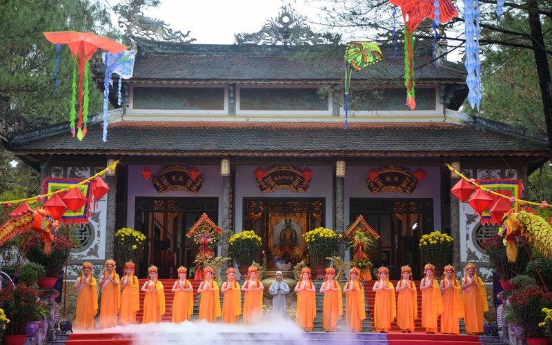 Sở Văn hóa và Thể thao tỉnh Thừa Thiên Huế tổ chức khai mạc lễ hội đền Huyền Trân Xuân Quý Mão năm 2023 với chủ đề 