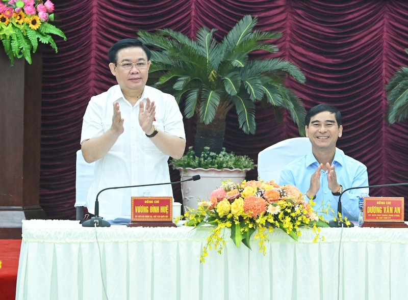 Chủ tịch Quốc hội Vương Đình Huệ chủ trì buổi làm việc với tỉnh Bình Thuận. 
