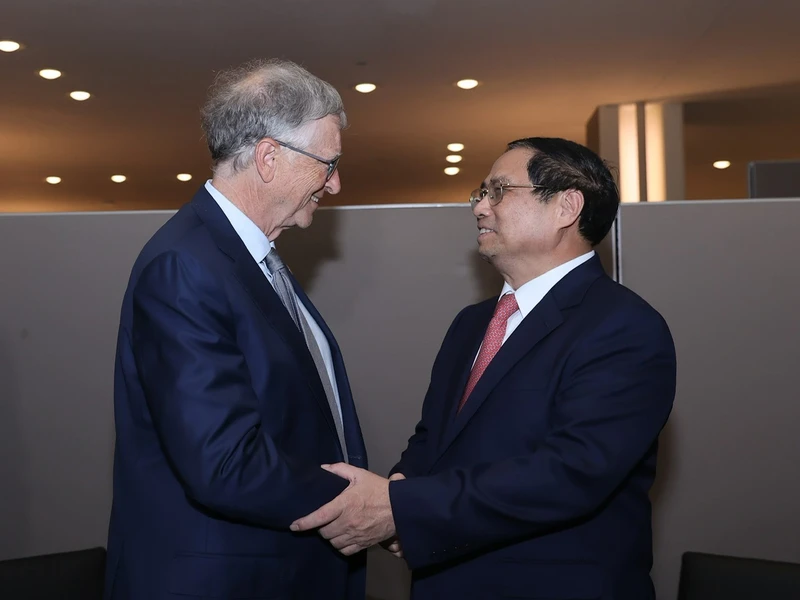 Thủ tướng Phạm Minh Chính và ông Bill Gates.