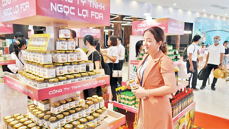Nhiều chương trình xúc tiến thương mại nhằm hỗ trợ các doanh nghiệp lương thực, thực phẩm mở rộng thị trường tiêu thụ và xuất khẩu tại Thành phố Hồ Chí Minh.