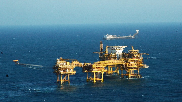 Công nghiệp khai thác dầu khí ở biển tỉnh Bà Rịa - Vũng Tàu.