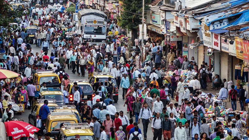 Dân số đông tạo ra lợi thế và cả thách thức cho Ấn Độ. Ảnh: AP