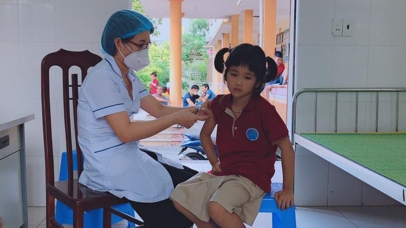 Xã Tân Phong (huyện Vũ Thư, tỉnh Thái Bình) được phân bổ 300 liều vaccine phòng Covid-19 để tiêm cho người từ 12 tuổi trở lên