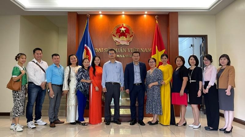 Tiếp tục quan tâm, hỗ trợ người Việt Nam tại Malaysia
