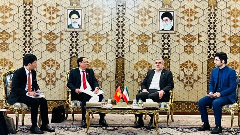 Thượng tướng, Phó Chủ Quốc hội Trần Quang Phương hội đàm với Phó Chủ tịch Quốc hội thứ nhất nước Cộng hòa Hồi giáo Iran.
