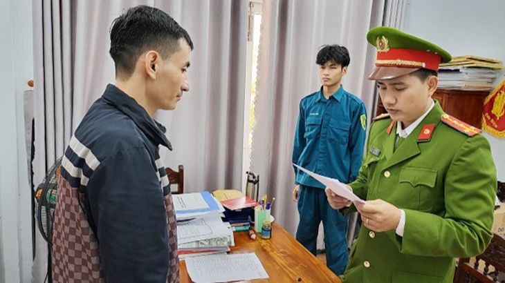 Cơ quan điều tra tống đạt các quyết định đối với Nguyễn Ngọc Châu.