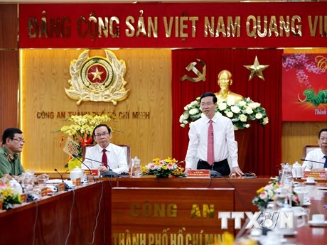 Thường trực Ban Bí thư Võ Văn Thưởng chúc Tết lực lượng Công an Thành phố Hồ Chí Minh. (Ảnh: Thành Chung/TTXVN)