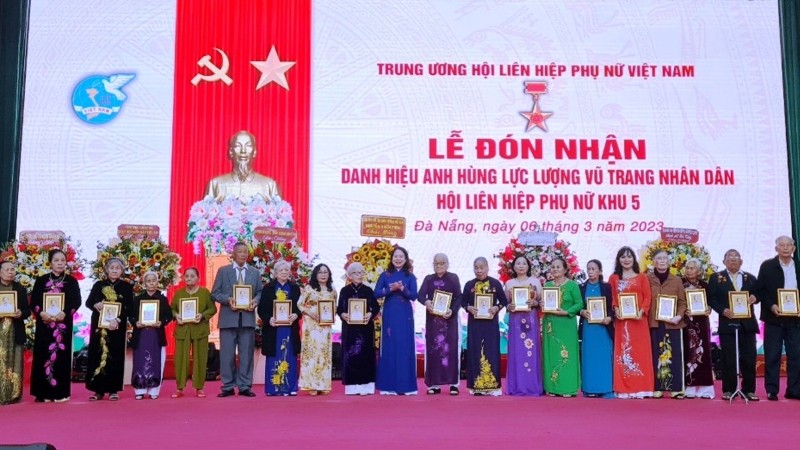 Danh hiệu Anh hùng Lực lượng vũ trang nhân dân là sự ghi nhận, trân trọng của Đảng, Nhà nước và nhân dân ta, là vinh dự to lớn đối với các thế hệ phụ nữ Khu 5.