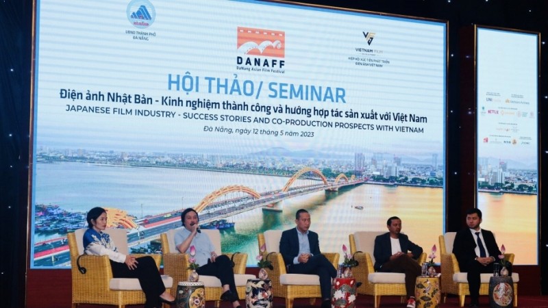 Nghệ sĩ nhân dân Phạm Ngọc Tuấn, Tổng giám đốc Hãng phim hoạt hình Việt Nam (thứ hai từ trái sang) phát biểu tại hội thảo. (Ảnh: Ban tổ chức DANAFF)