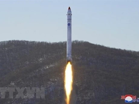 Cuộc thử nghiệm "ở giai đoạn cuối quan trọng" trong việc phát triển các vệ tinh do thám tại Cơ sở phóng vệ tinh Sohae ở Cholsan, tỉnh Bắc Pyongan, Triều Tiên, ngày 18/12/2022. (Ảnh: Yonhap/TTXVN)
