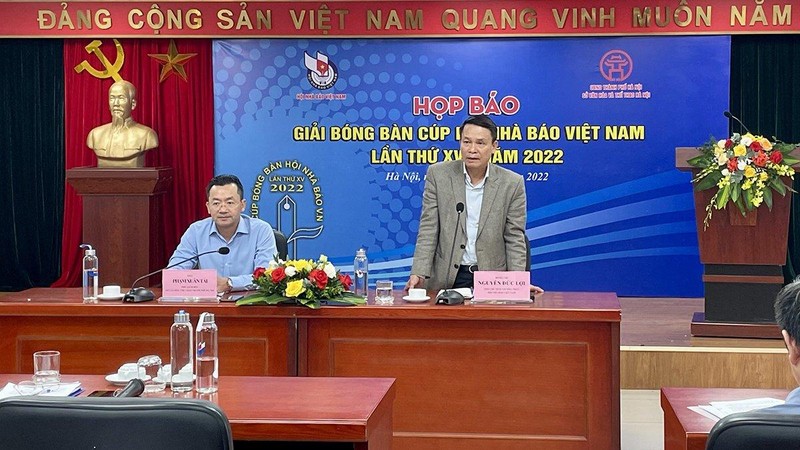 Phó Chủ tịch Thường trực Hội Nhà báo Việt Nam Nguyễn Đức Lợi phát biểu tại cuộc họp báo.