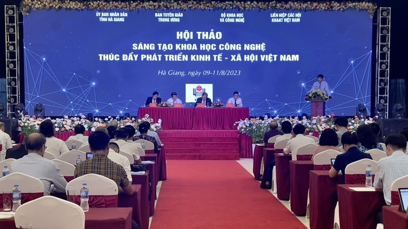 Đông đảo các nhà khoa học dự Hội thảo.