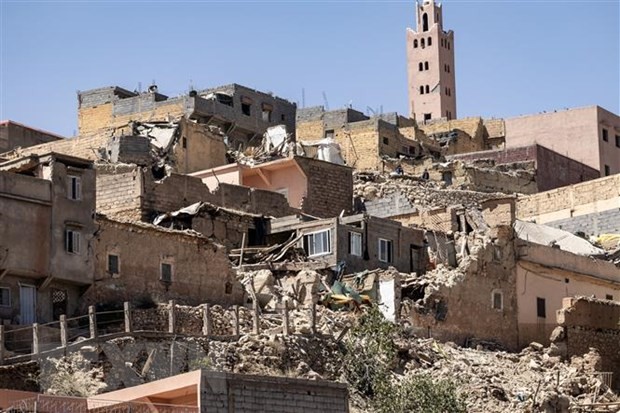 Nhiều ngôi nhà bị phá hủy sau trận động đất ở Moulay Brahim, tỉnh Al-Haouz, Maroc, ngày 9/9. (Ảnh: AFP/TTXVN)