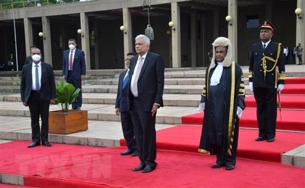Tổng thống Sri Lanka Ranil Wickremesinghe (giữa, phía trước) tại lễ tuyên thệ nhậm chức ở Colombo, ngày 21/7/2022. (Ảnh: THX/TTXVN)