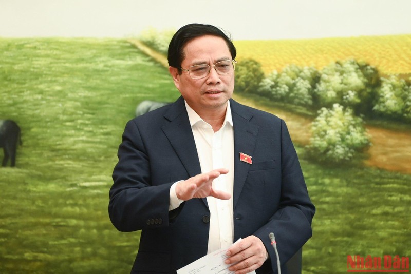 Thủ tướng Phạm Minh Chính phát biểu thảo luận tại Tổ 13 chiều 24/10. (Ảnh: DUY LINH)