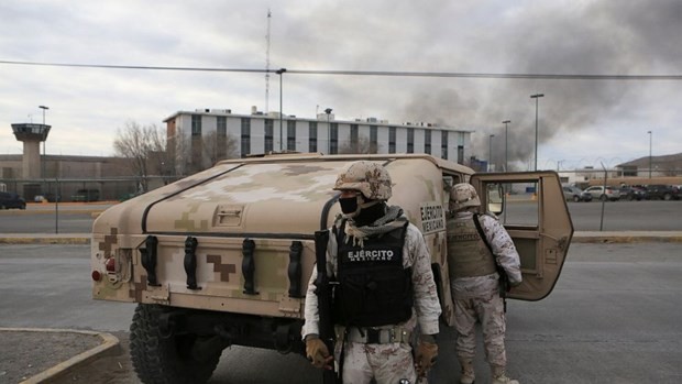 Binh lính Mexico đứng gác bên ngoài một nhà tù ở thành phố Ciudad Juarez, Mexico, ngày 1/1/2023. (Nguồn: ABC News)