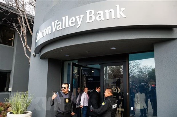 Chi nhánh ngân hàng Silicon Valley (SVB) tại Santa Clara, bang California, Mỹ ngày 13/3/2023. (Ảnh: AFP/TTXVN)