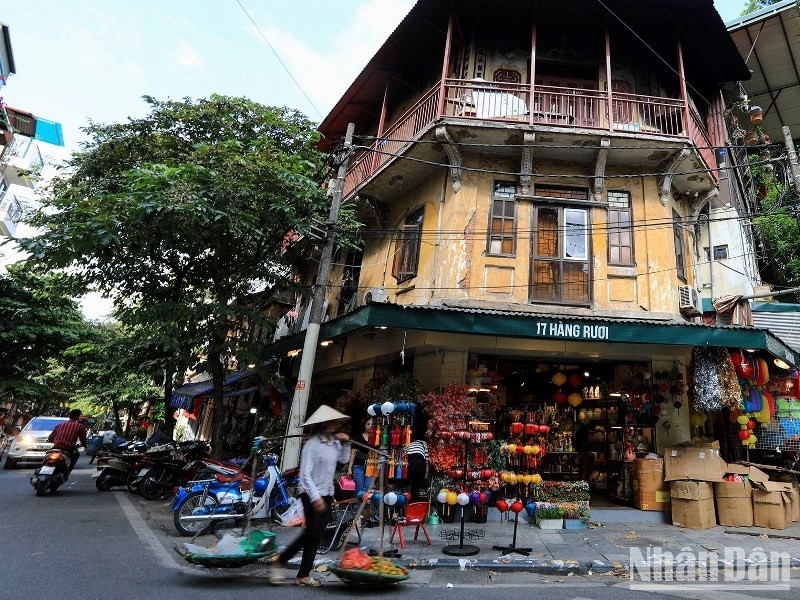 ADB dự báo lạm phát của Việt Nam sẽ chậm lại ở mức 4% trong năm 2023 và 2024, do giá năng lượng toàn cầu giảm và nguồn cung lương thực ổn định. (Ảnh minh họa: THÀNH ĐẠT)