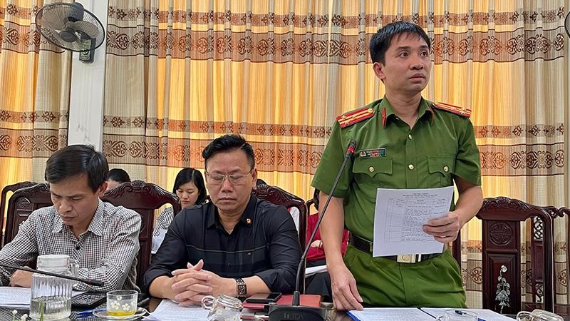 Thượng tá Phạm Hoàng Hiệp, Phó Trưởng Phòng Cảnh sát phòng cháy chữa cháy và cứu nạn cứu hộ Công an tỉnh Nam Định thông tin với báo chí.