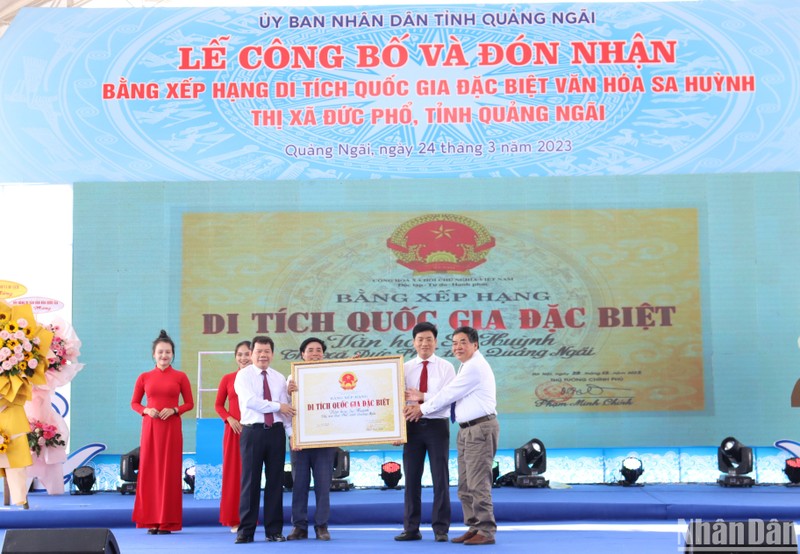 Quảng Ngãi vinh dự đón nhận Bằng xếp hạng di tích quốc gia đặc biệt Văn hóa Sa Huỳnh.