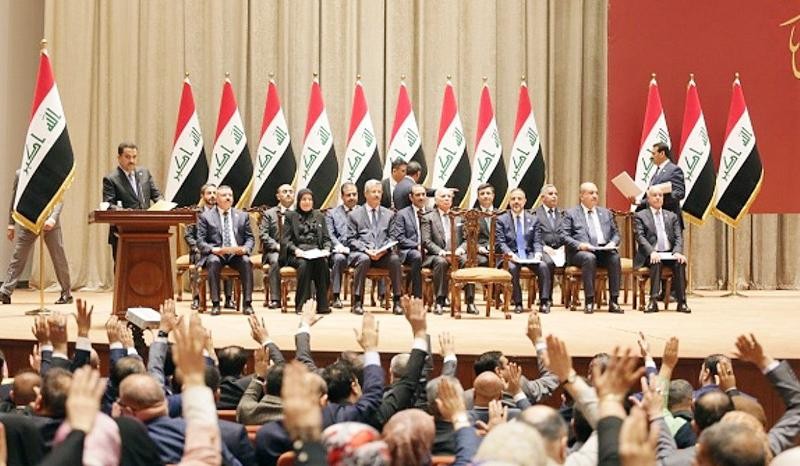 Các nghị sĩ Quốc hội Iraq phê chuẩn chính phủ mới. (Ảnh GETTY)