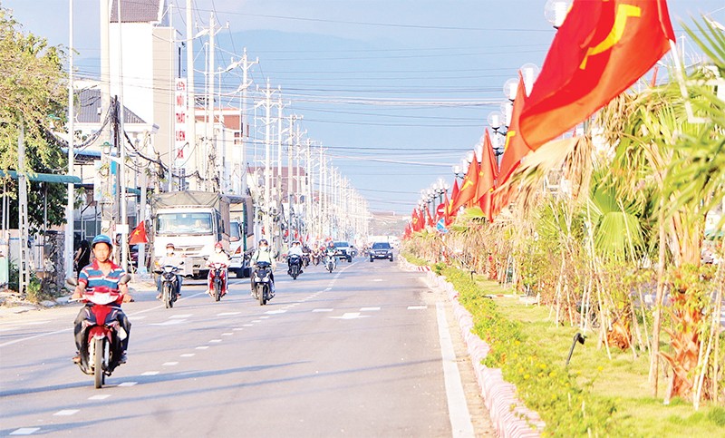 Tuyến đường đôi vào thành phố Phan Rang-Tháp Chàm đoạn phía nam có tổng mức đầu tư hơn 503 tỷ đồng. (Ảnh CÔNG THỬ)