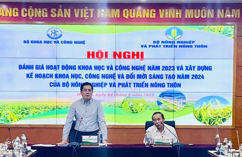Thứ trưởng Khoa học và Công nghệ Nguyễn Hoàng Giang phát biểu tại hội nghị.