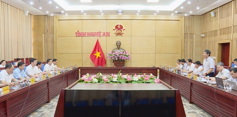 Tỉnh Nghệ An làm việc với Tập đoàn Điện lực Việt Nam để giải quyết khó khăn nguồn cung.
