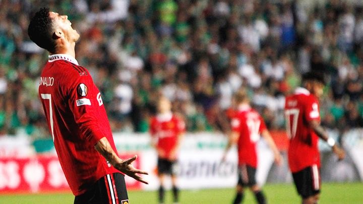 Ronaldo hét lên khi không thể ghi bàn vào lưới CLB Omonia Nicosia.