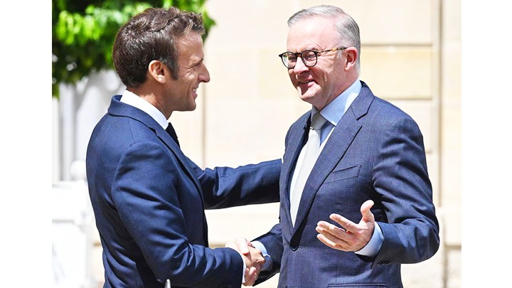 Thủ tướng Australia Albanese (phải) gặp gỡ Tổng thống Pháp năm 2022. Ảnh: AFP