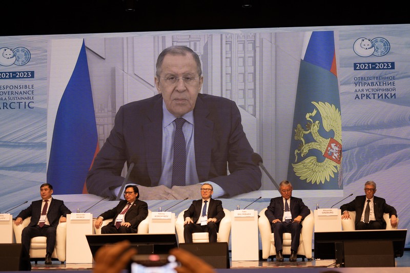 Bộ trưởng Ngoại giao Nga Sergei Lavrov chia sẻ ý kiến tại phiên toàn thể. (Ảnh: THANH THỂ)