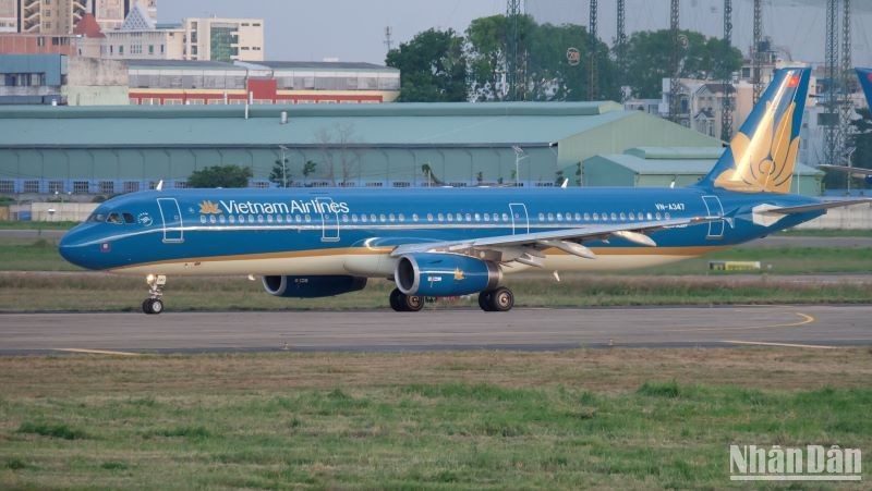 Vietnam Airlines sẽ khôi phục lại đường bay xuyên Đông Dương theo hành trình Hà Nội-Luang Prabang (Lào)-Siem Reap (Campuchia) và ngược lại, với tần suất 3 chuyến/tuần từ ngày 1/7 tới.