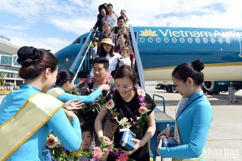 Tổng lượng khách quốc tế đến Việt Nam trong 9 tháng năm nay đạt gần 8,9 triệu lượt, cao gấp 4,74 lần cùng kỳ năm trước.