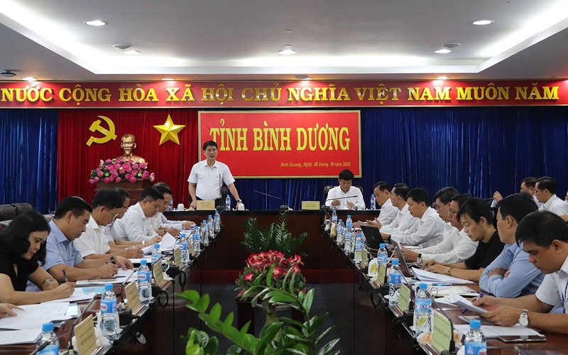 Phó Tổng Thanh tra Chính phủ Lê Sỹ Bảy phát biểu ý kiến tại buổi làm việc. 