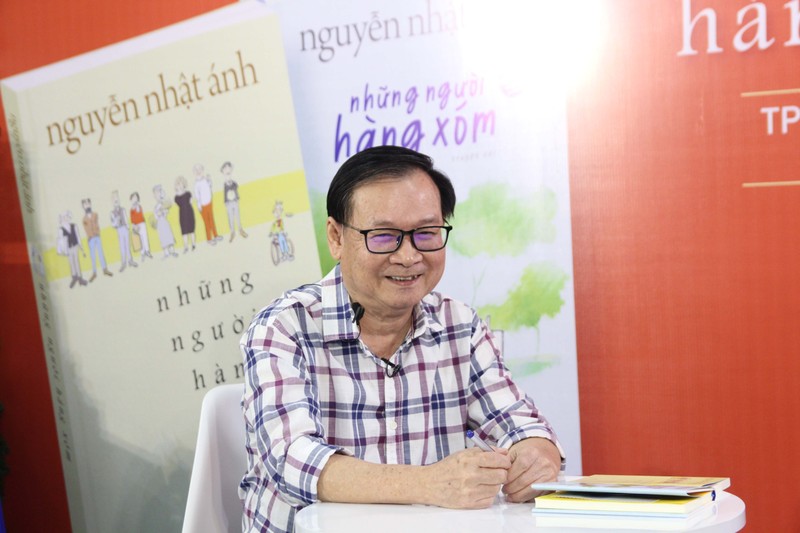Nhà văn Nguyễn Nhật Ánh trong buổi ra mắt tác phẩm mới.