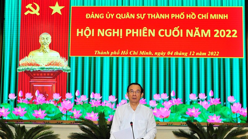 Đồng chí Nguyễn Văn Nên, Ủy viên Bộ Chính trị, Bí thư Thành ủy, Bí thư Đảng ủy Quân sự Thành phố Hồ Chí Minh phát biểu tại hội nghị.
