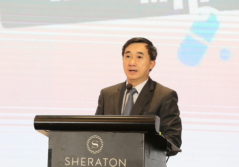 Giáo sư, Tiến sĩ Trần Văn Thuấn, Thứ trưởng Y tế phát biểu tại hội nghị. 