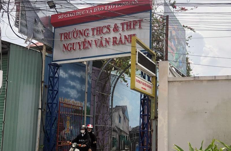 Trường THCS và THPT Nguyễn Văn Rành.