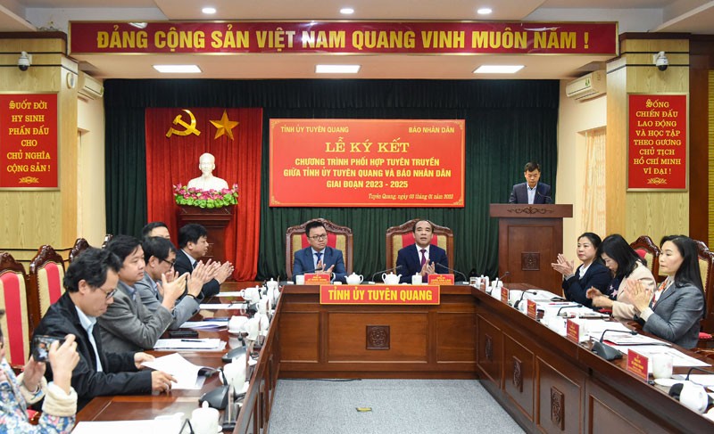 Báo Nhân Dân và tỉnh Tuyên Quang tăng cường hợp tác truyền thông 