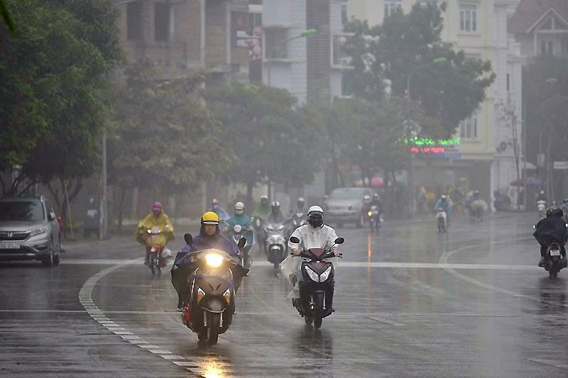 Khu vực Hà Nội sáng và đêm có mưa nhỏ, mưa phùn và sương mù rải rác, trời lạnh. (Ảnh minh họa)