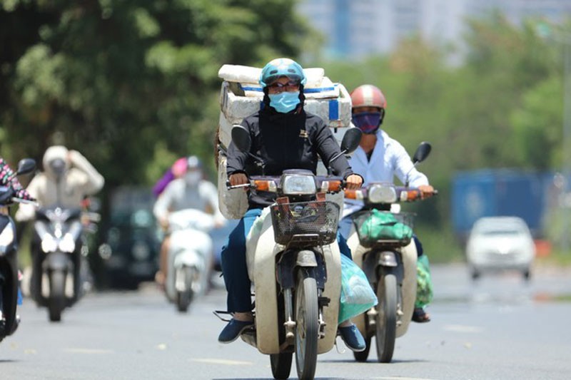 Khu vực Hà Nội ngày nắng nóng, có nơi nắng nóng gay gắt, chiều tối và đêm có mưa rào và dông. (Ảnh minh họa)