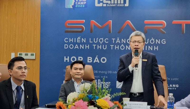 Ông Lê Quốc Vinh, Chủ tịch Le Bros, Trưởng Ban tổ chức VSMCamp và CSMOSummit 2023 phát biểu tại buổi họp báo.