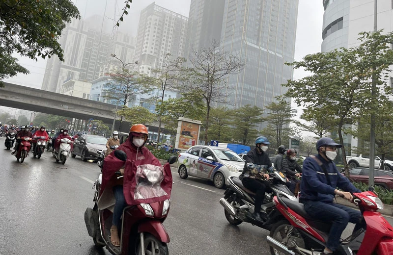 Khu vực Hà Nội có mưa vài nơi, sáng sớm có sương mù và sương mù nhẹ, trưa chiều hửng nắng. (Ảnh minh họa)