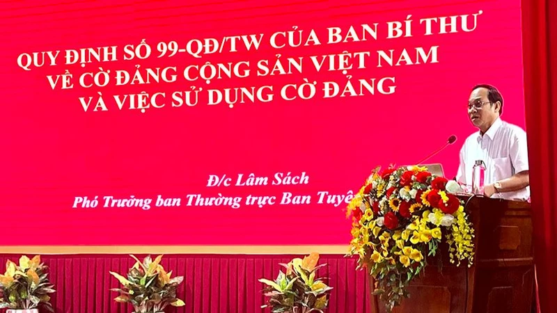Lãnh đạo Ban Tuyên giáo Tỉnh ủy Sóc Trăng triển khai các quy định mới của Ban Bí thư Trung ương Đảng.