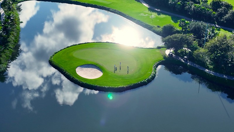 Mỗi sân golf tại Việt Nam đều được chăm chút đầy nghệ thuật. (Ảnh: Tổng cục Du lịch)